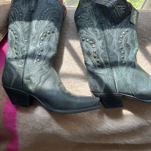 Dan post leather stud